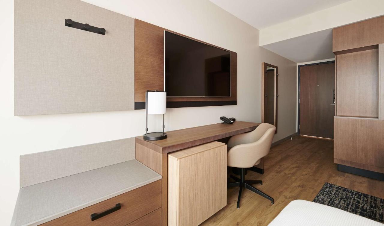Hyatt Place Toronto-Brampton Bagian luar foto